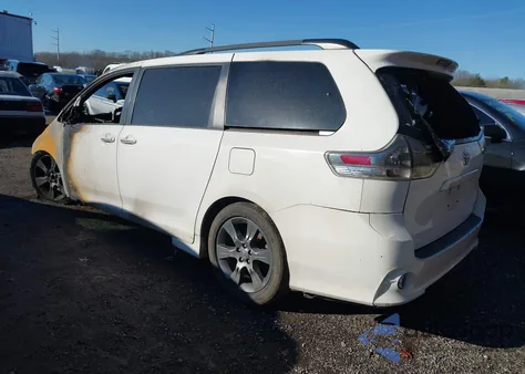 2016 Toyota Sienna Se 8 Passenger from USA, damaged, VIN 5TDXK3DC5GS751259